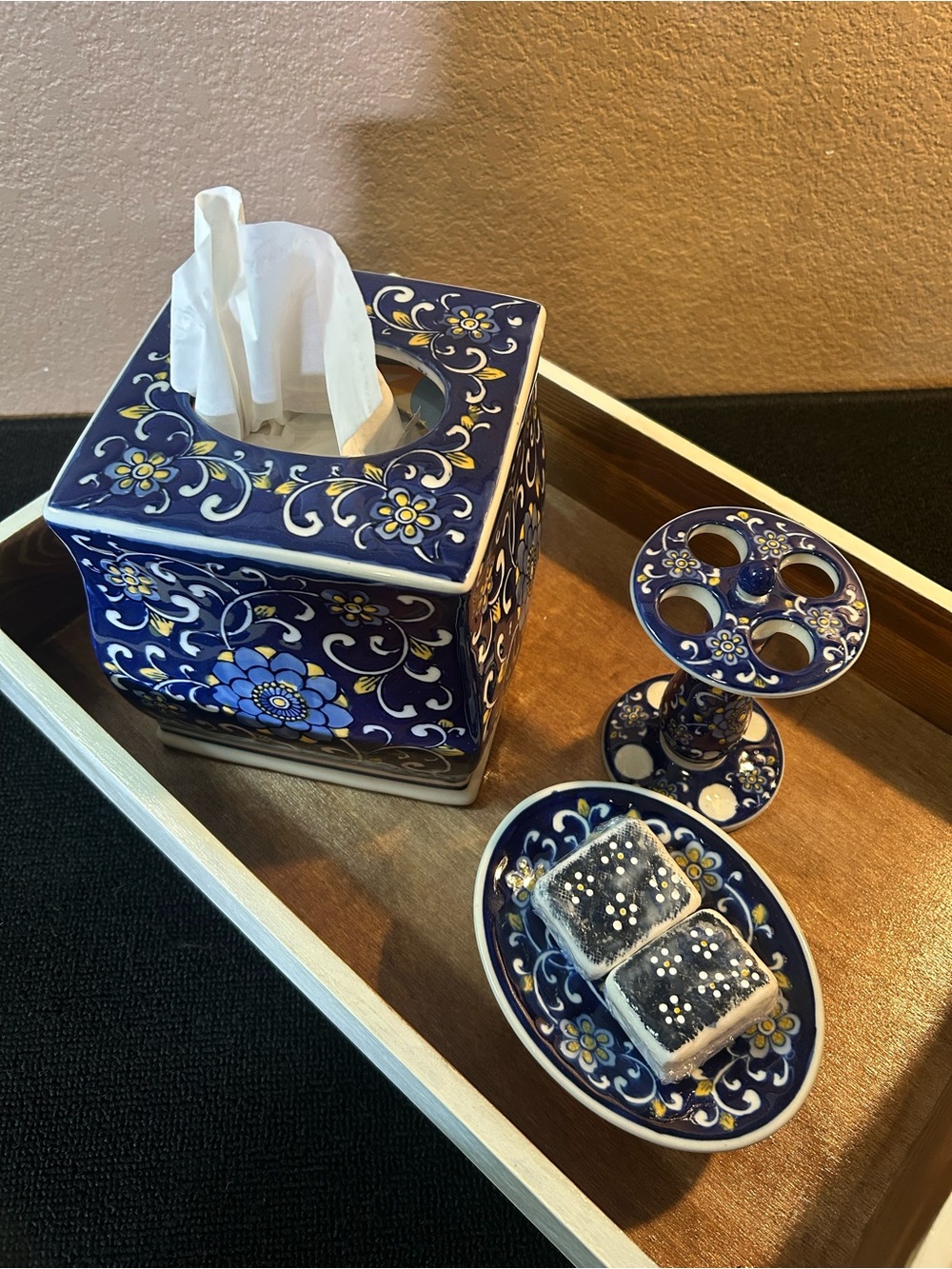 VTG Talavera Style Ceramic Bathroom Vanity Set 4pc Blue, Maize Tissue Box Cover